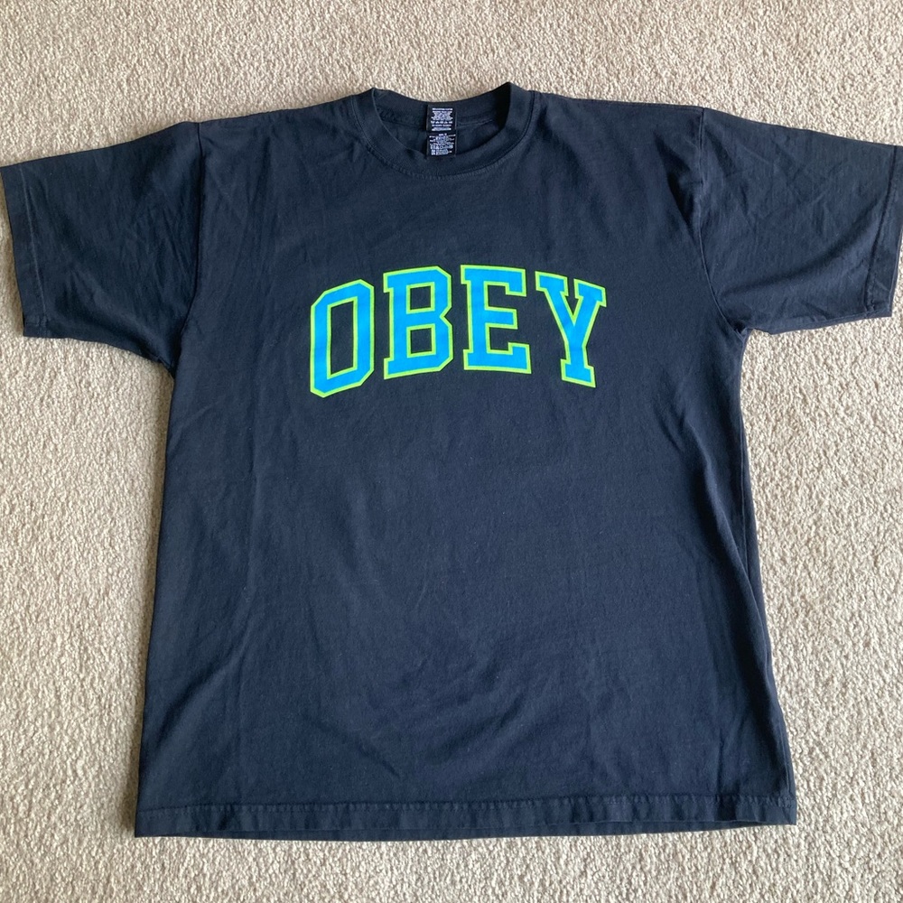 Black Obey T-shirt Size Large